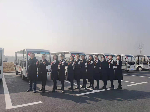 23座電動(dòng)觀光車 23座電動(dòng)觀光車